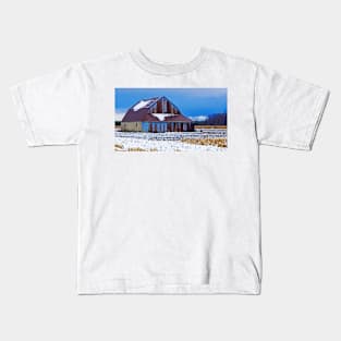 Winter Sets-in Around the Old Barn Kids T-Shirt